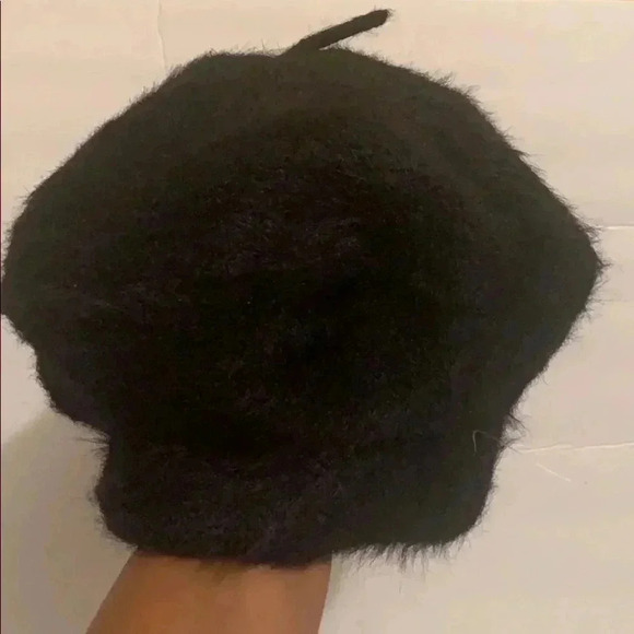 Urban Outfitters Black Eyelash hat and glove set - Picture 3 of 4